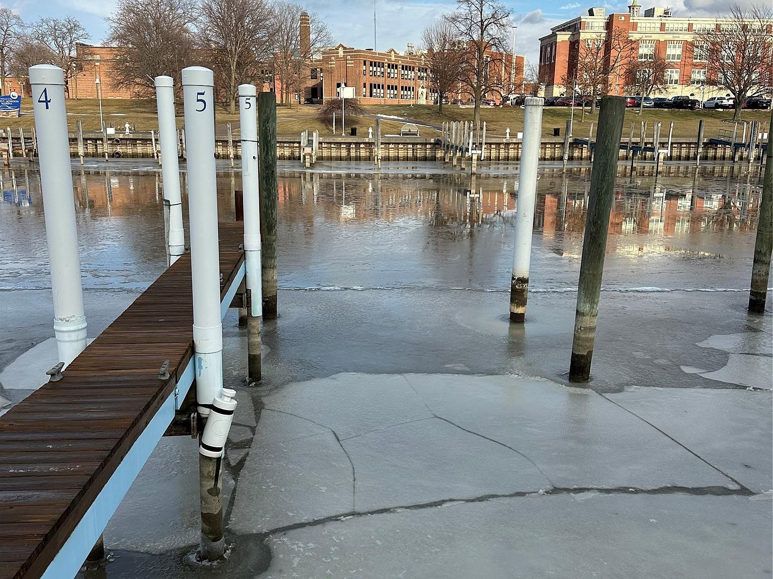 Boat Well Boat #5 Pt Huron, MI 48060 - Thumbnail 4