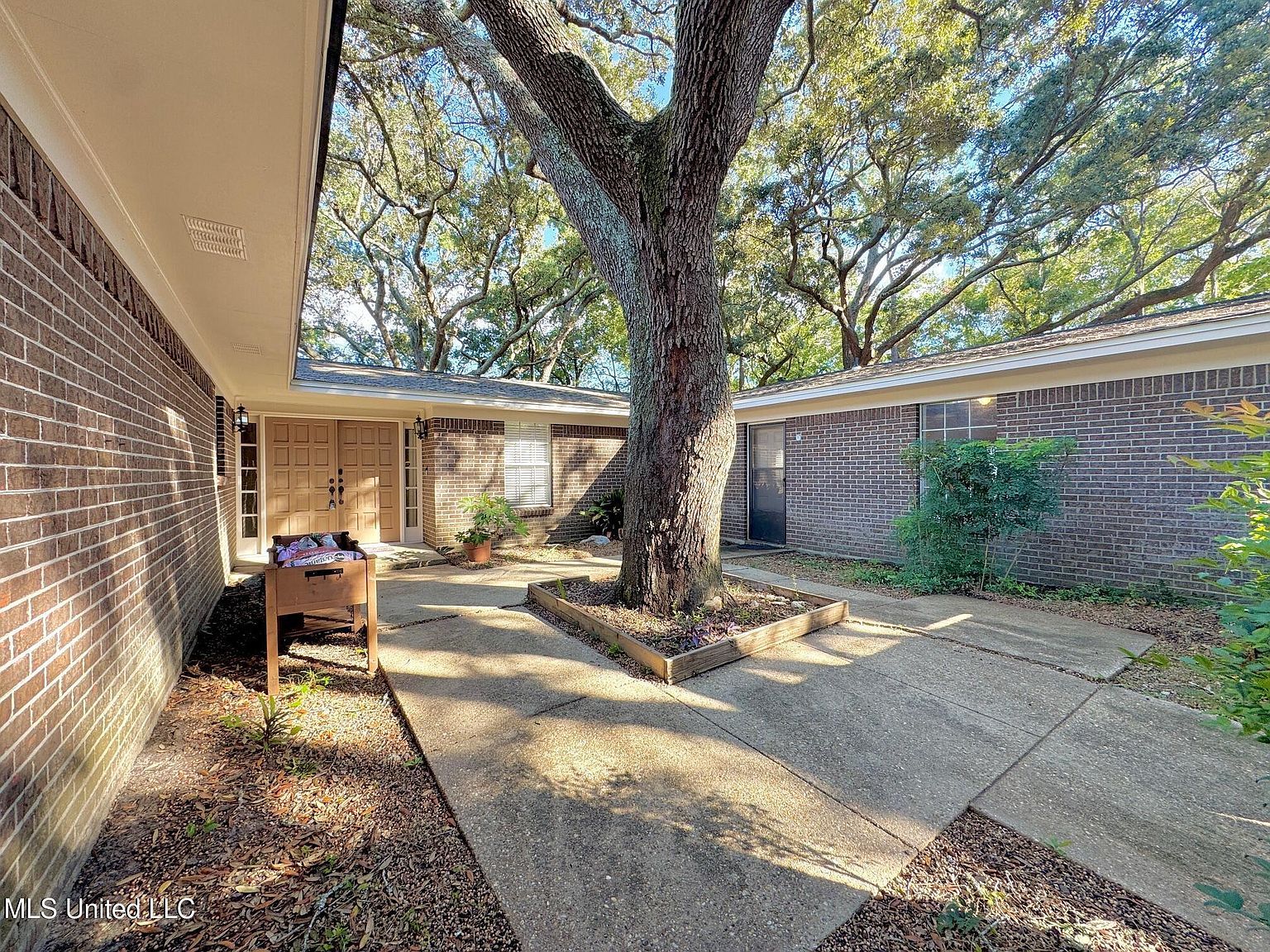 304 Fairview Dr Biloxi, MS 39531 - Thumbnail 4