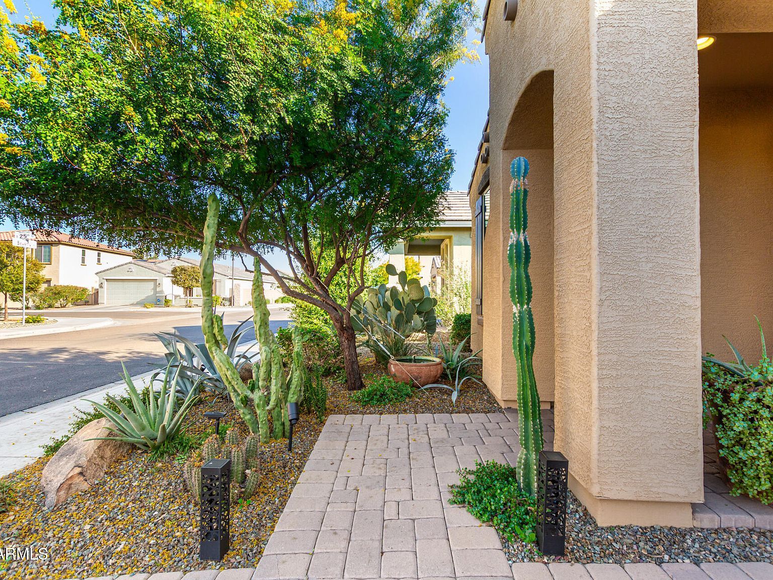 2445 E Beverly Rd Phoenix, AZ 85042 - Thumbnail 4