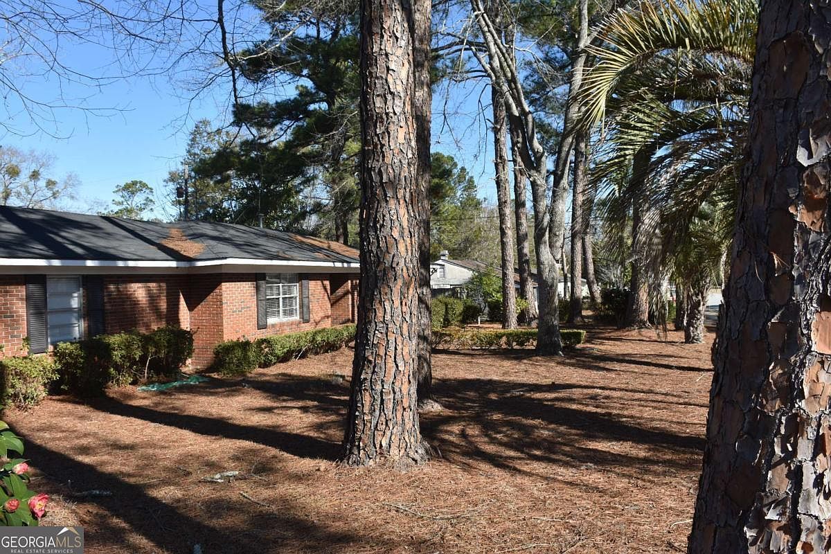 611 N 4th St Jesup, GA 31545 - Thumbnail 4