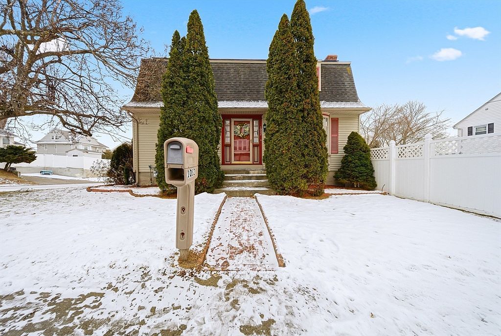 1082 Essex St Lawrence, MA 01841 - Thumbnail 4