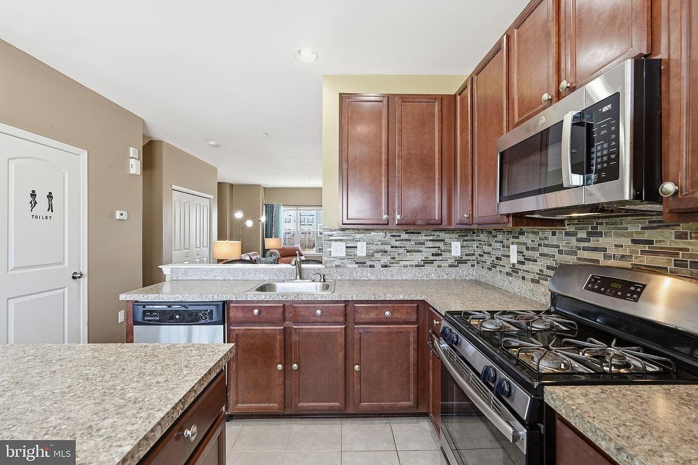 153 Mercer Ct Fairless Hills, PA 19030 - Thumbnail 4