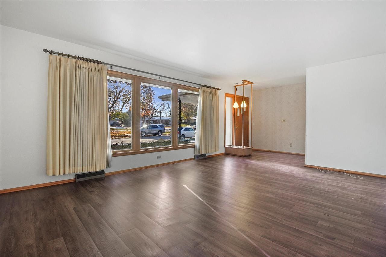 6217 N 95th St Milwaukee, WI 53225 - Thumbnail 4