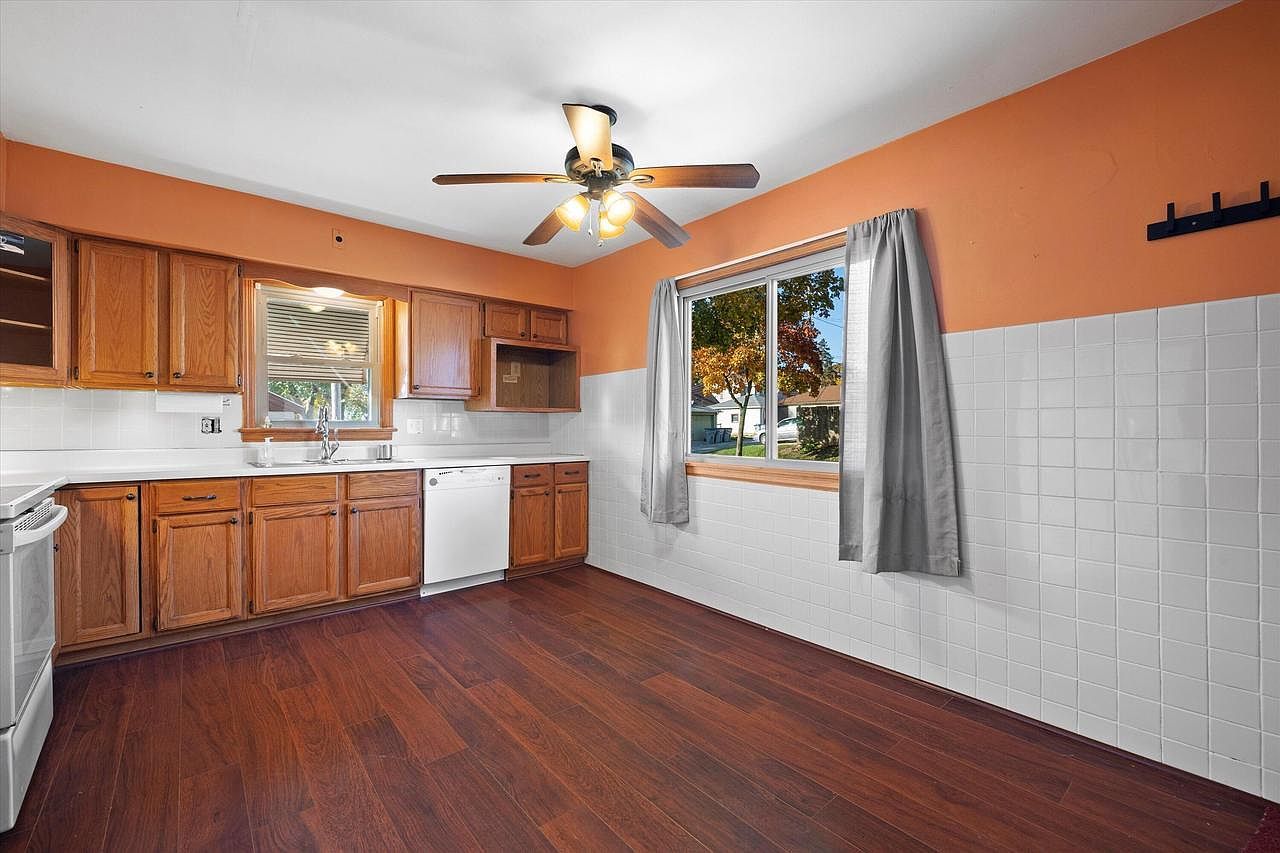 3801 S 13th St Milwaukee, WI 53221 - Thumbnail 4