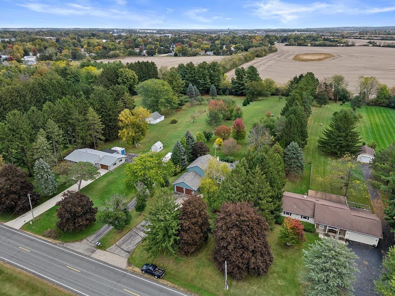 735 S 2nd St Delavan, WI 53115 - Thumbnail 4