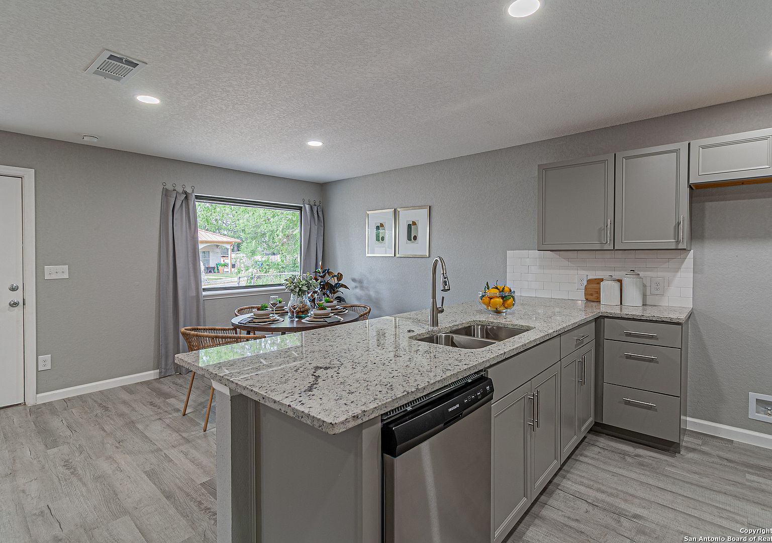 4935 Bartmer Ave San Antonio, TX 78228 - Thumbnail 4