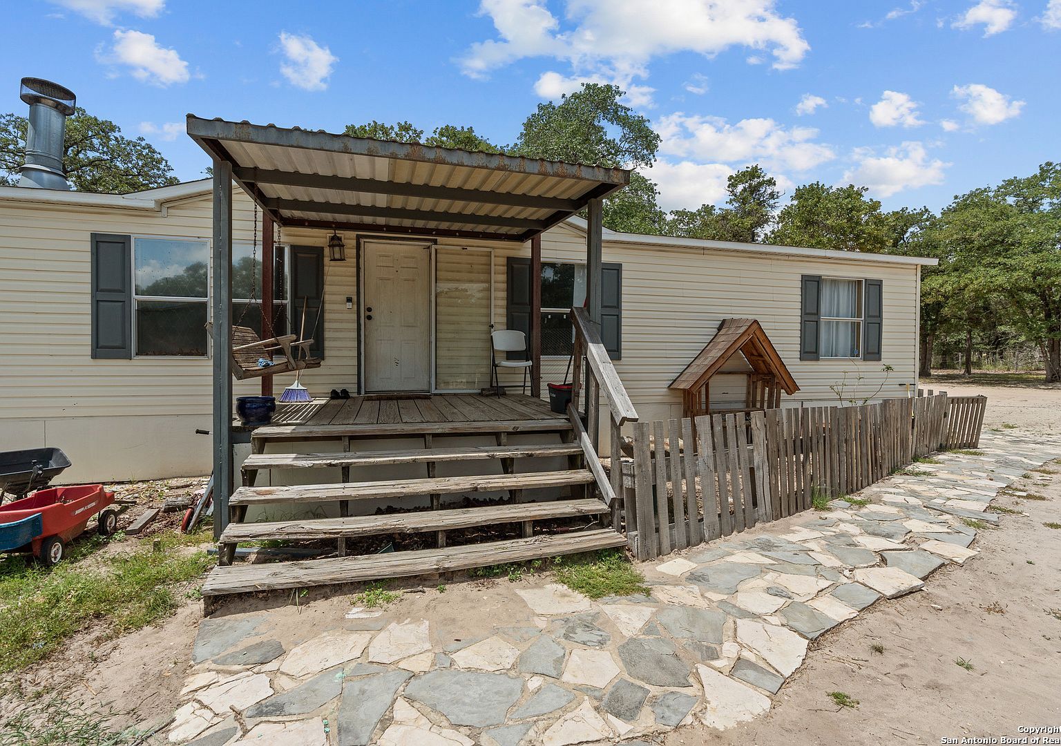 129 Kothmann Rd La Vernia, TX 78121 - Thumbnail 4