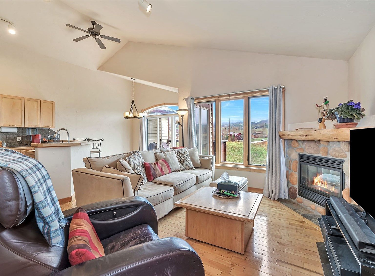 594 Parkview Dr #3 Steamboat Springs, CO 80487 - Thumbnail 4