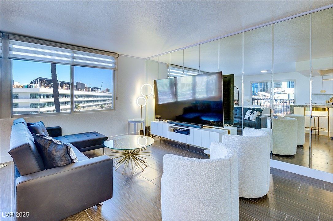 205 E Harmon Ave APT 406 Paradise Town, NV 89169 - Thumbnail 4