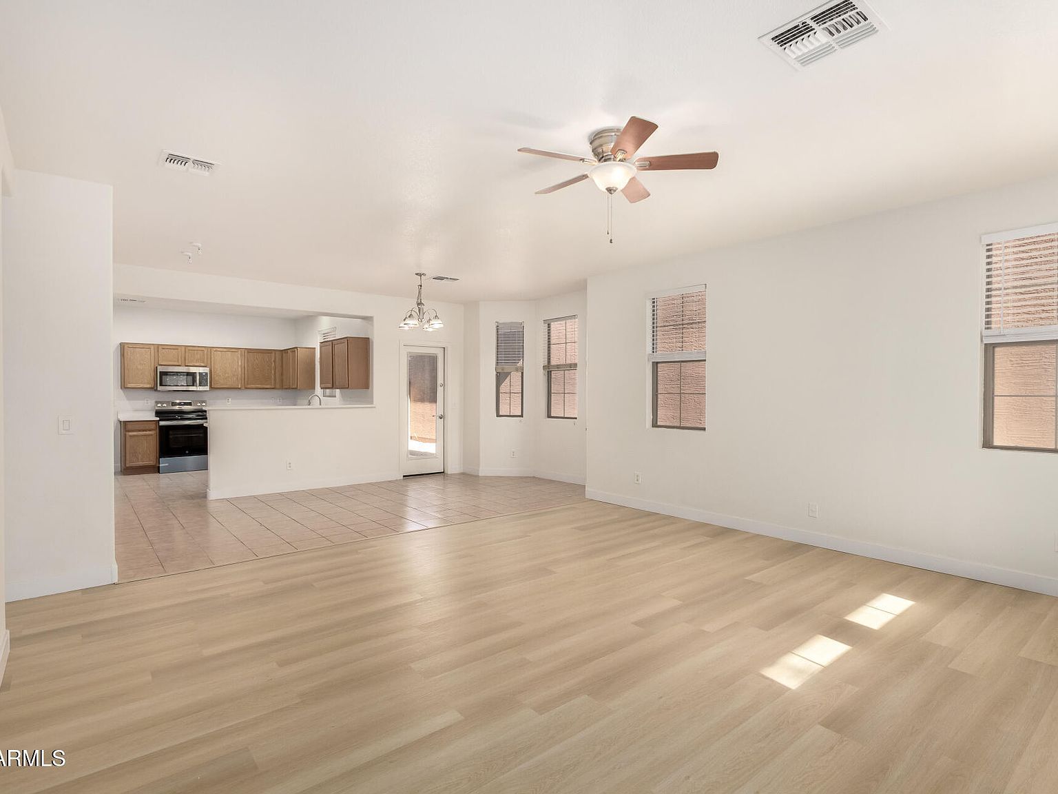 4382 E Selena Dr Phoenix, AZ 85050 - Thumbnail 4