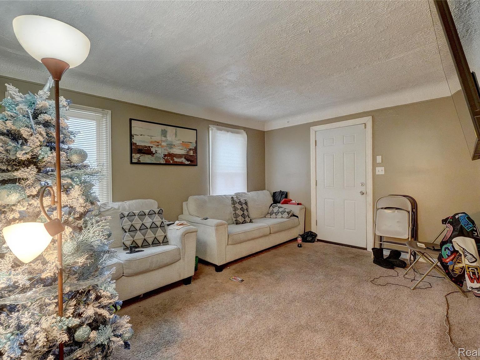 19159 Meyers Rd Detroit, MI 48235 - Thumbnail 4