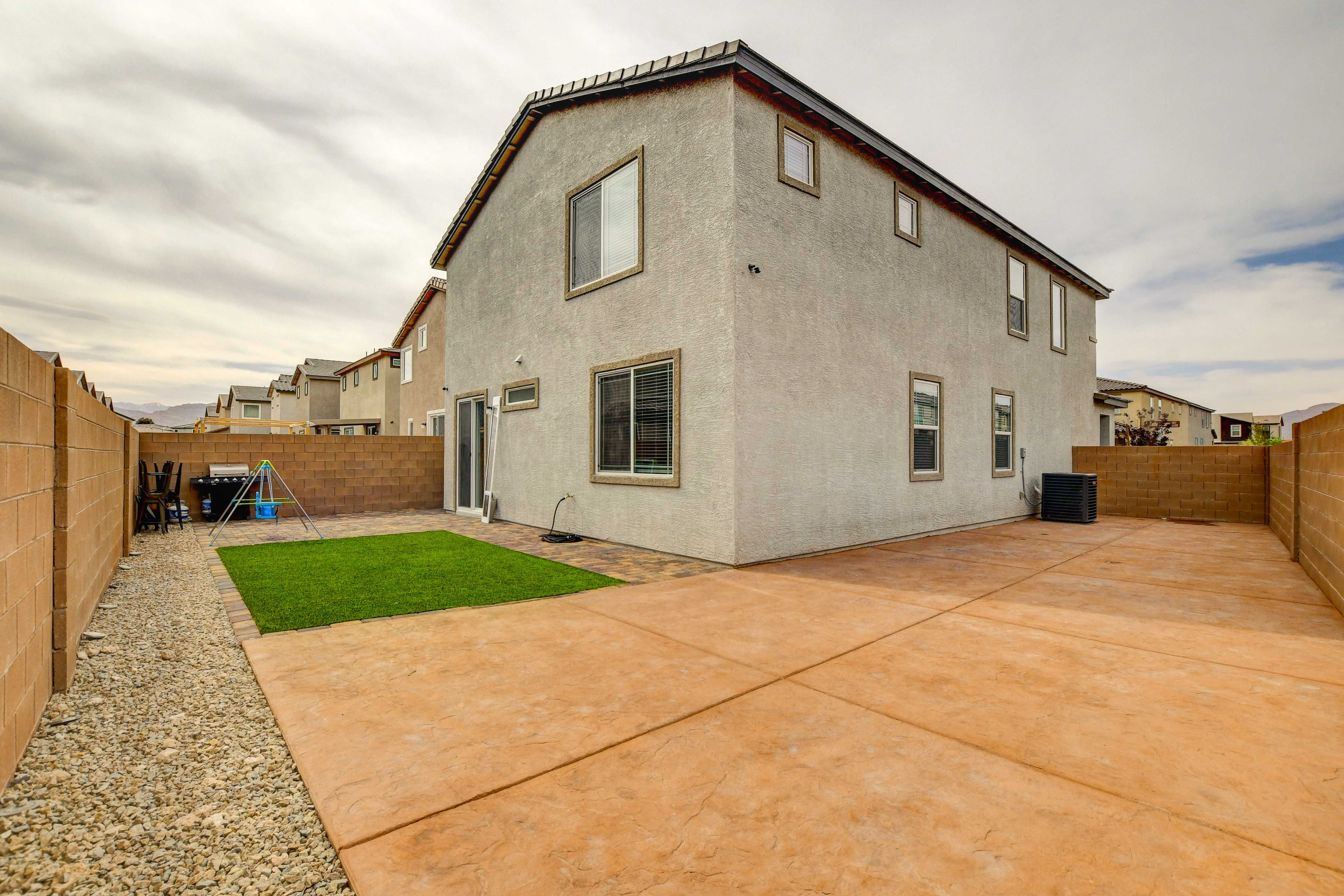 6041 Castle Gardens Avenue, Las Vegas, NV, USA, 89130 - Thumbnail 4