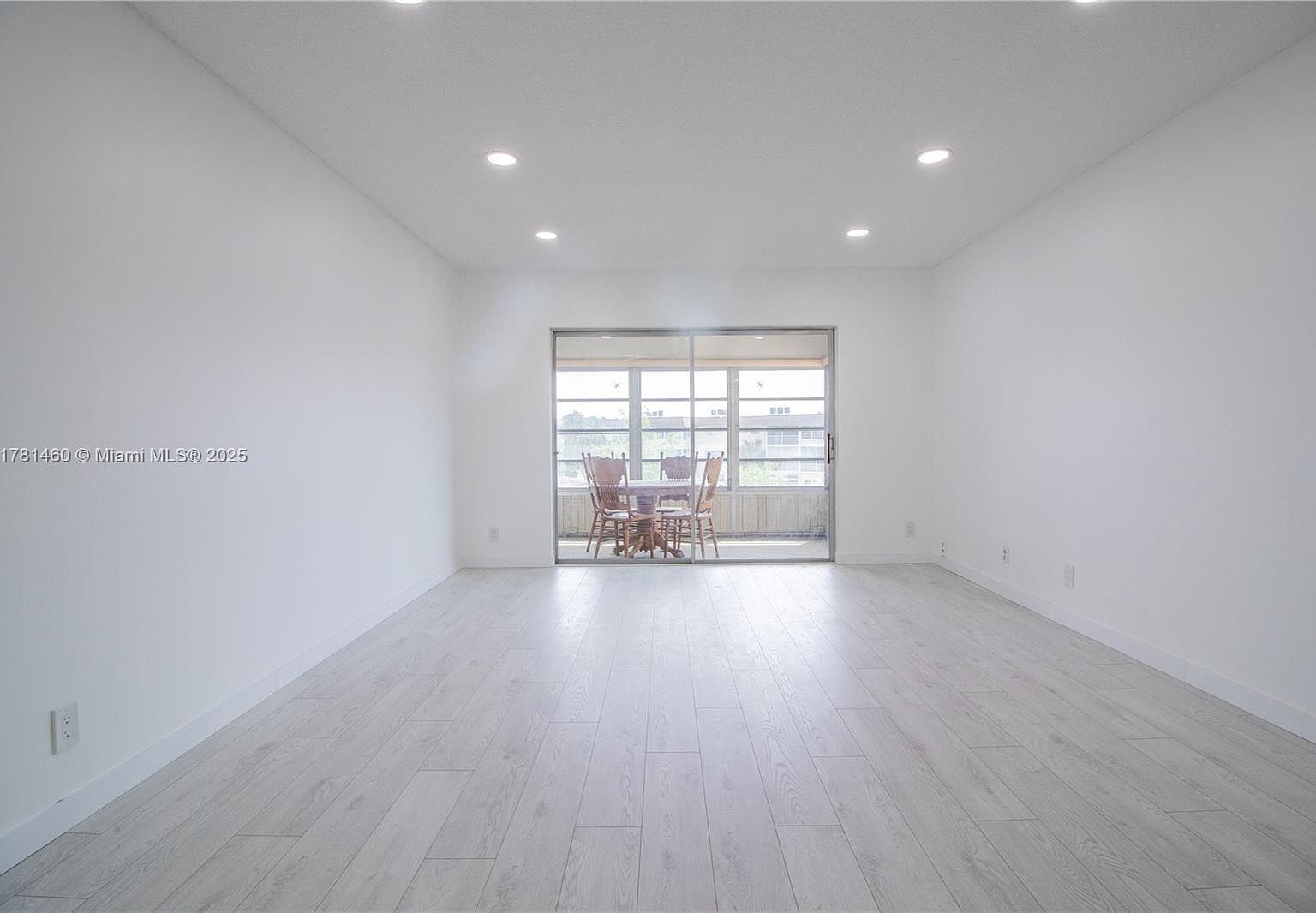 5031 W Oakland Park Blvd #309 Lauderdale Lakes, FL 33313 - Thumbnail 4