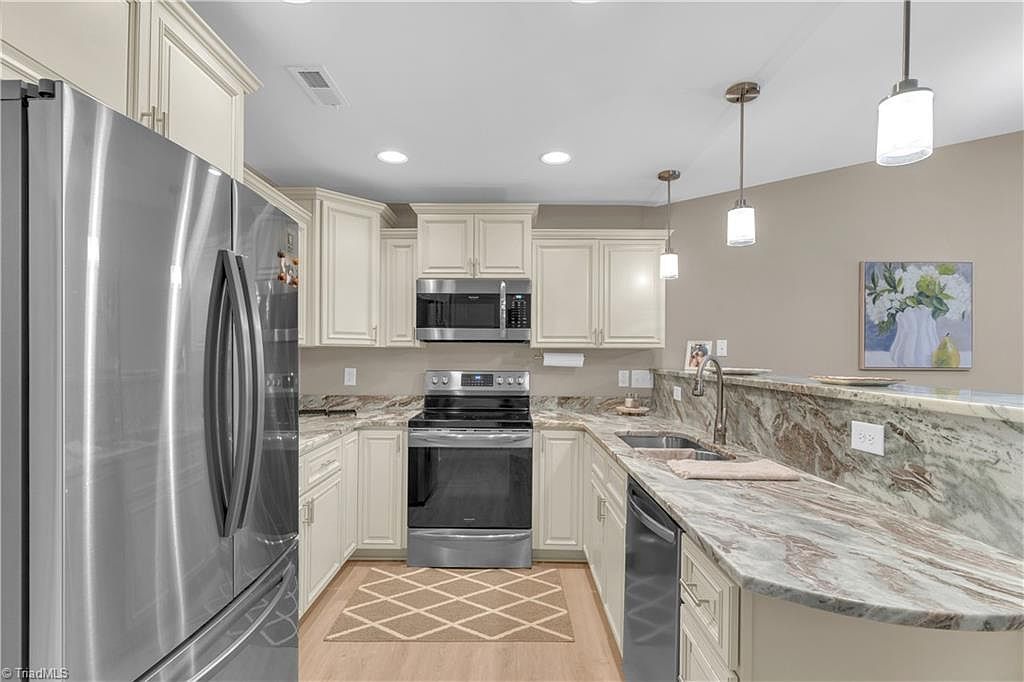 105 Oak Ridge Dr Archdale, NC 27263 - Thumbnail 4