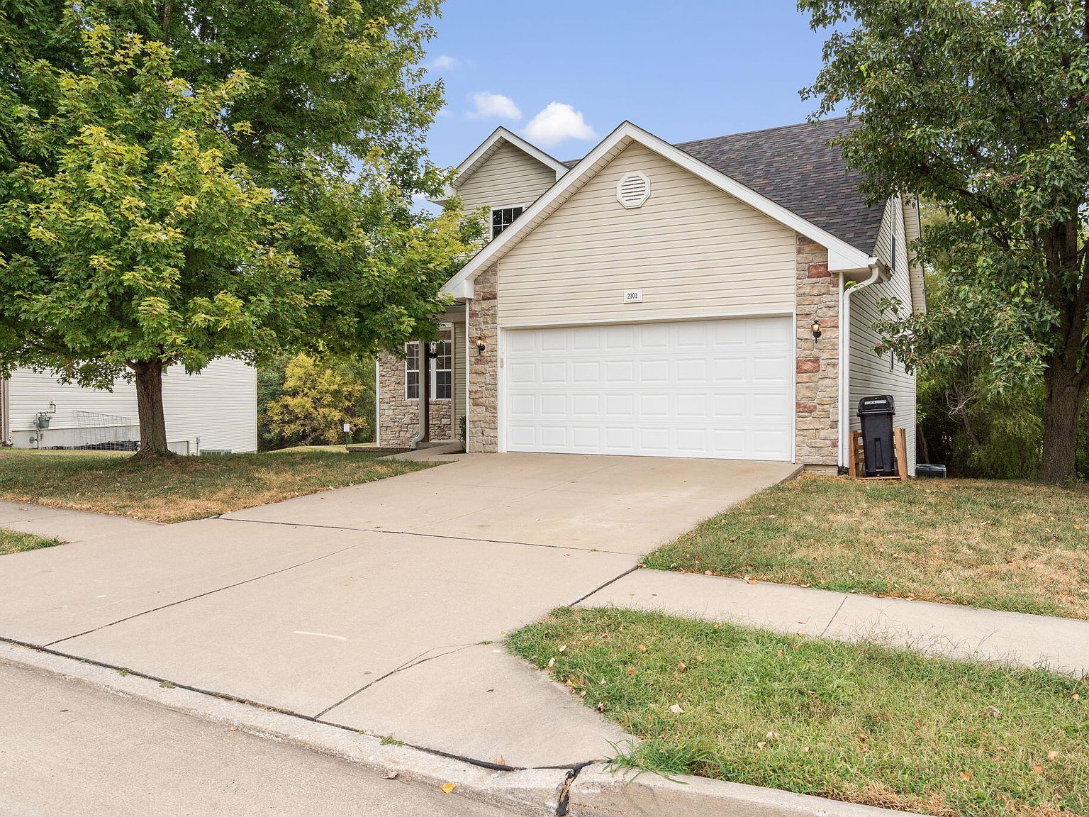 2101 Bay Brook Dr Columbia, MO 65201 - Thumbnail 4