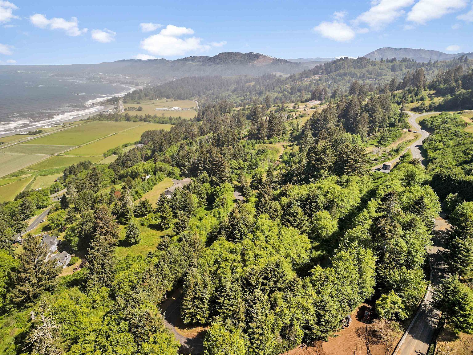 400 Spyglass Rd Smith River, CA 95567 - Thumbnail 4