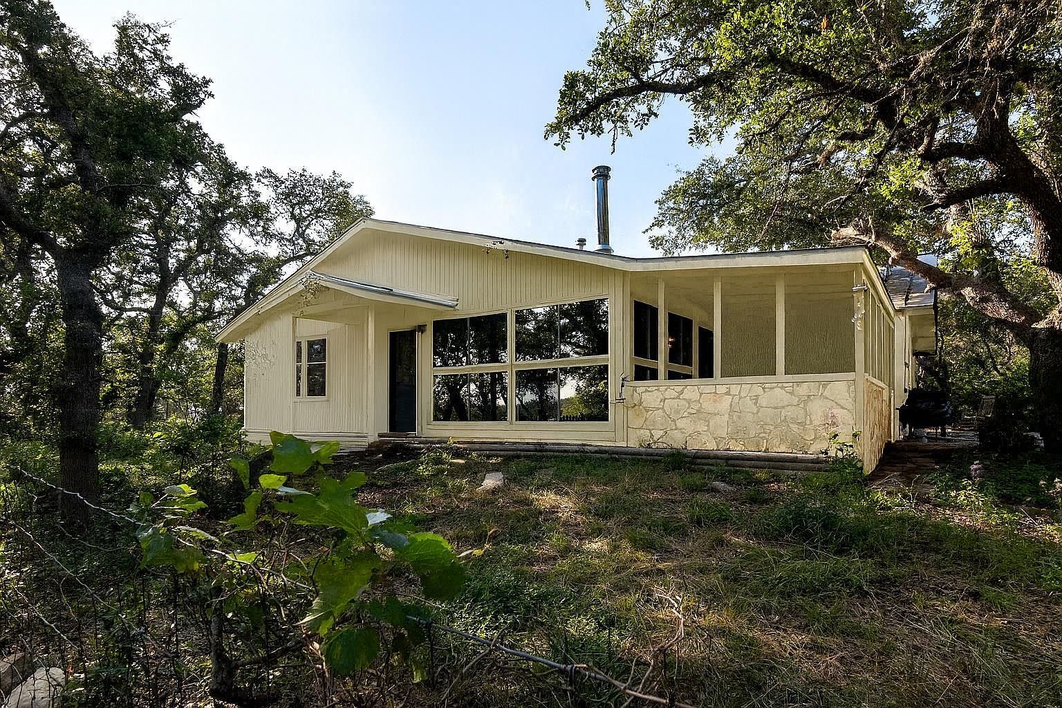 435 Spangenberg Rd Blanco, TX 78606 - Thumbnail 4