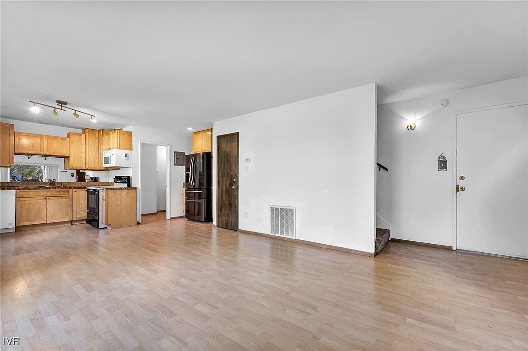 827 Robin Dr #8 Incline Village, NV 89451 - Thumbnail 4