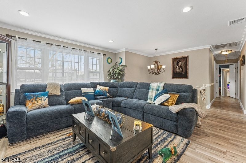 9 Chalen Ct Pompton Lakes, NJ 07442 - Thumbnail 4