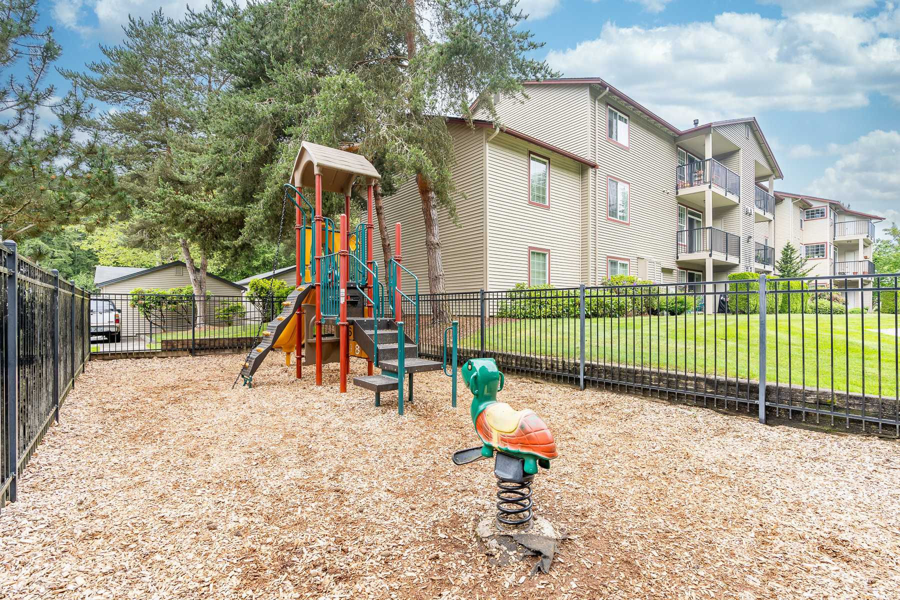 25025 SE Klahanie Blvd Unit #C201, Sammamish, WA, 98029 - Thumbnail 4