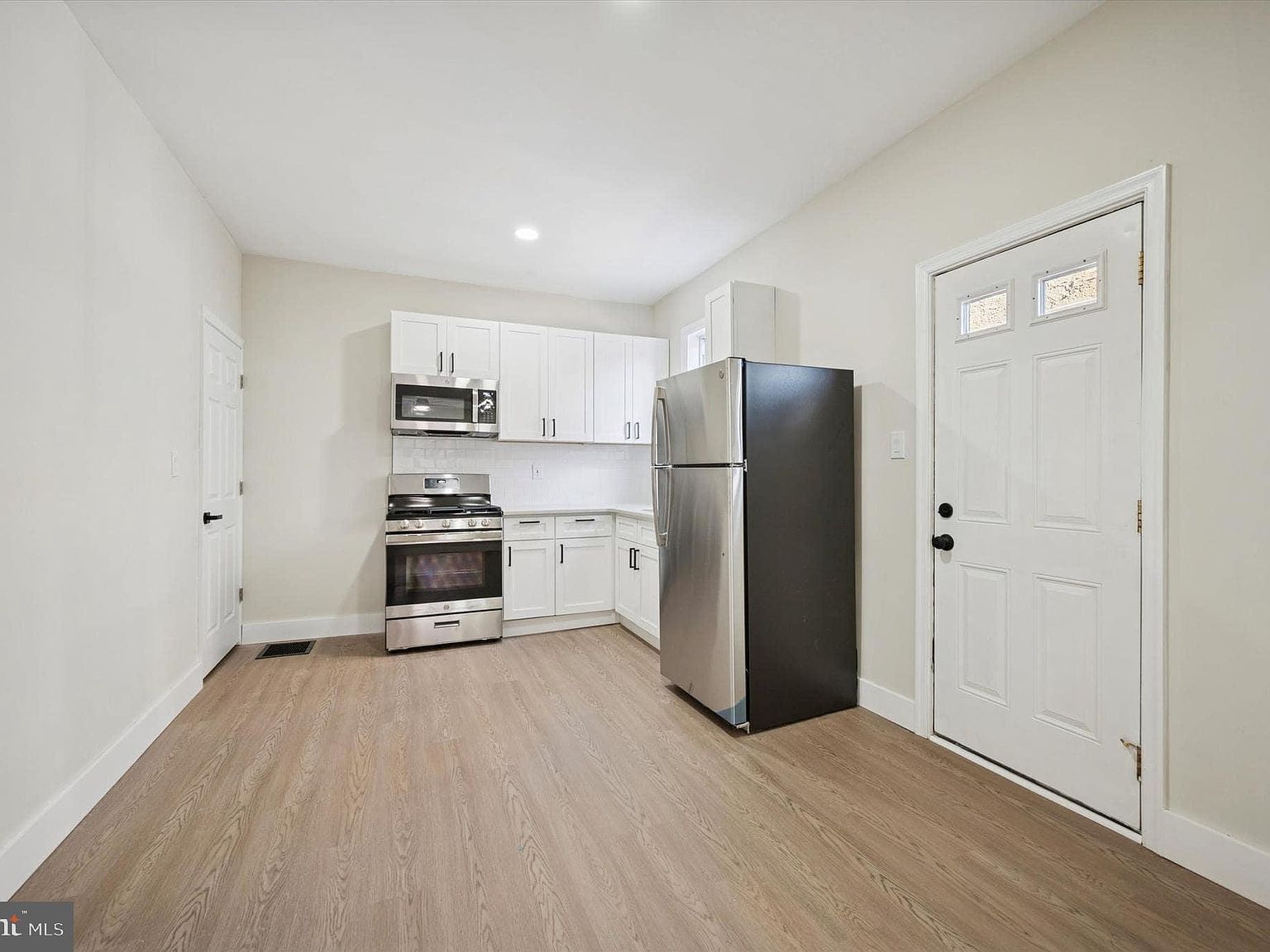 75 E High St Philadelphia, PA 19144 - Thumbnail 4