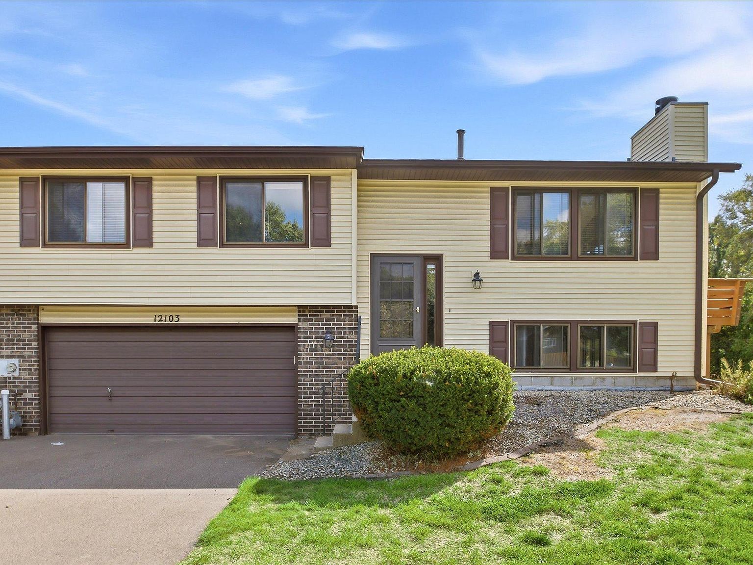 12103 Oak Park Blvd NE Blaine, MN 55434 - Thumbnail 4