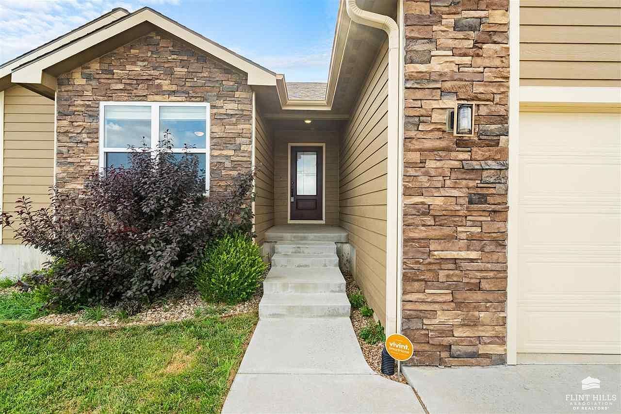 8796 N Kelliann Way Manhattan, KS 66502 - Thumbnail 4