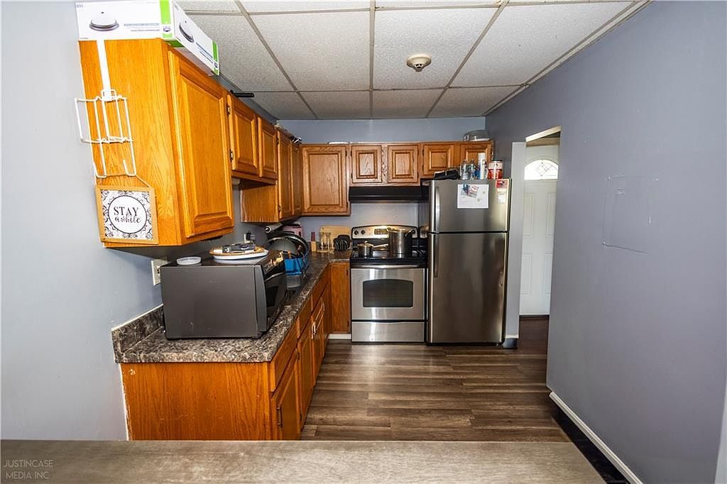 336 Killingly St APT D Providence, RI 02909 - Thumbnail 4