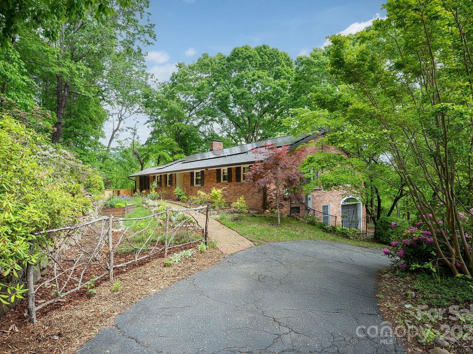 200 Allen Mountain Dr Black Mountain, NC 28711 - Thumbnail 4