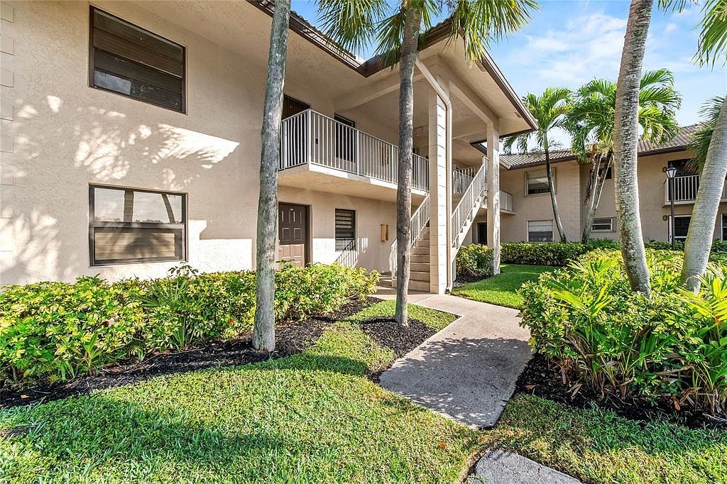 5510 Lakeside Dr APT 106 Pompano Beach, FL 33063 - Thumbnail 4