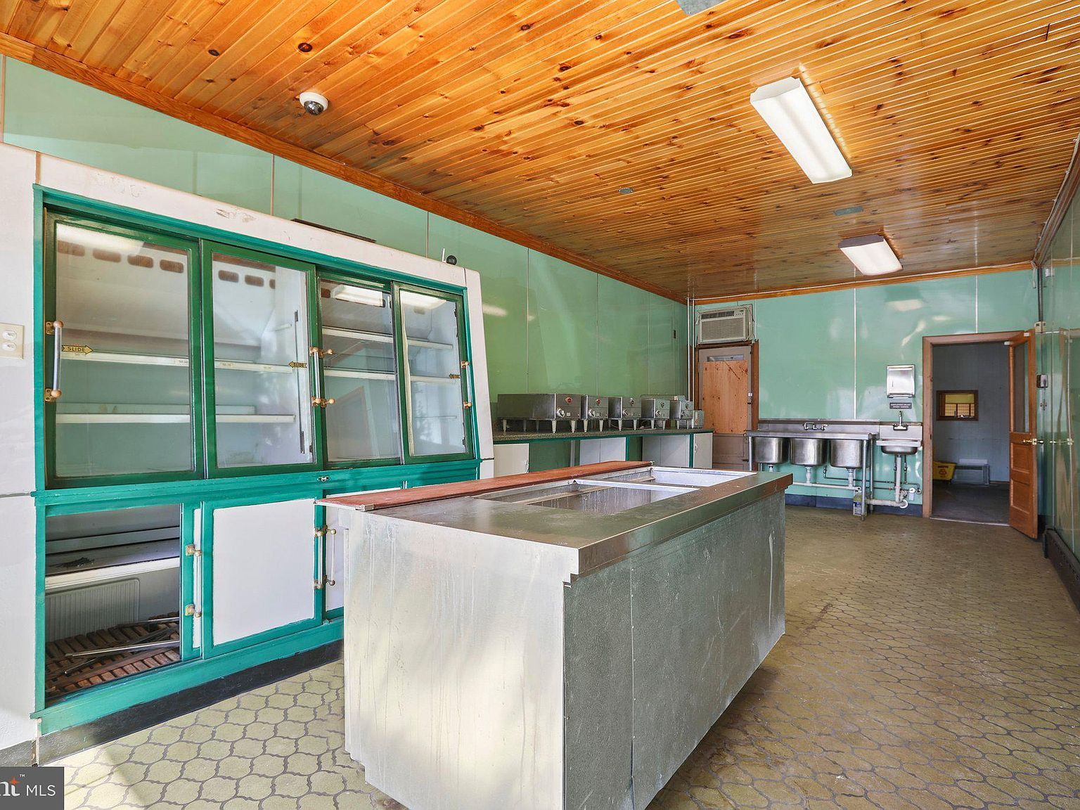 122 Butler St Trenton, NJ 08611 - Thumbnail 4