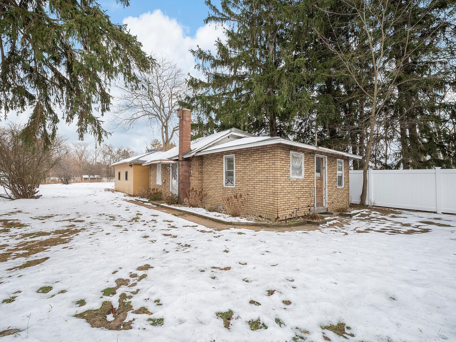 318 S Whittaker St New Buffalo, MI 49117 - Thumbnail 4