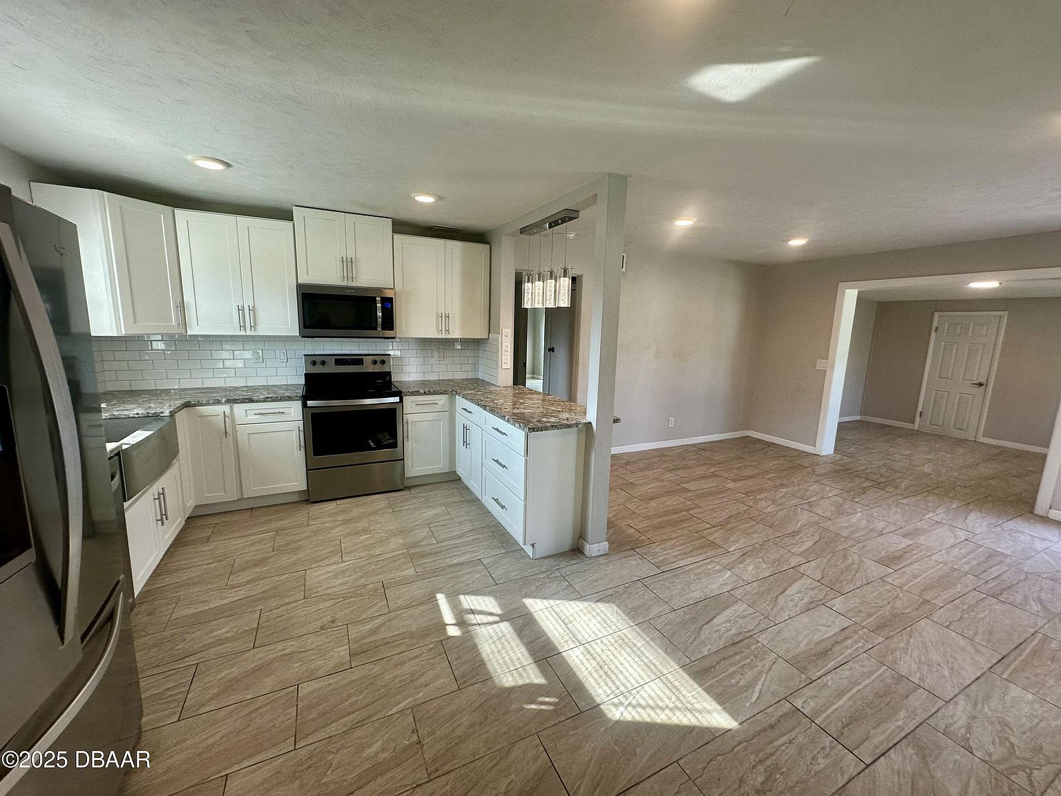 705 Largo Way South Daytona, FL 32119 - Thumbnail 4