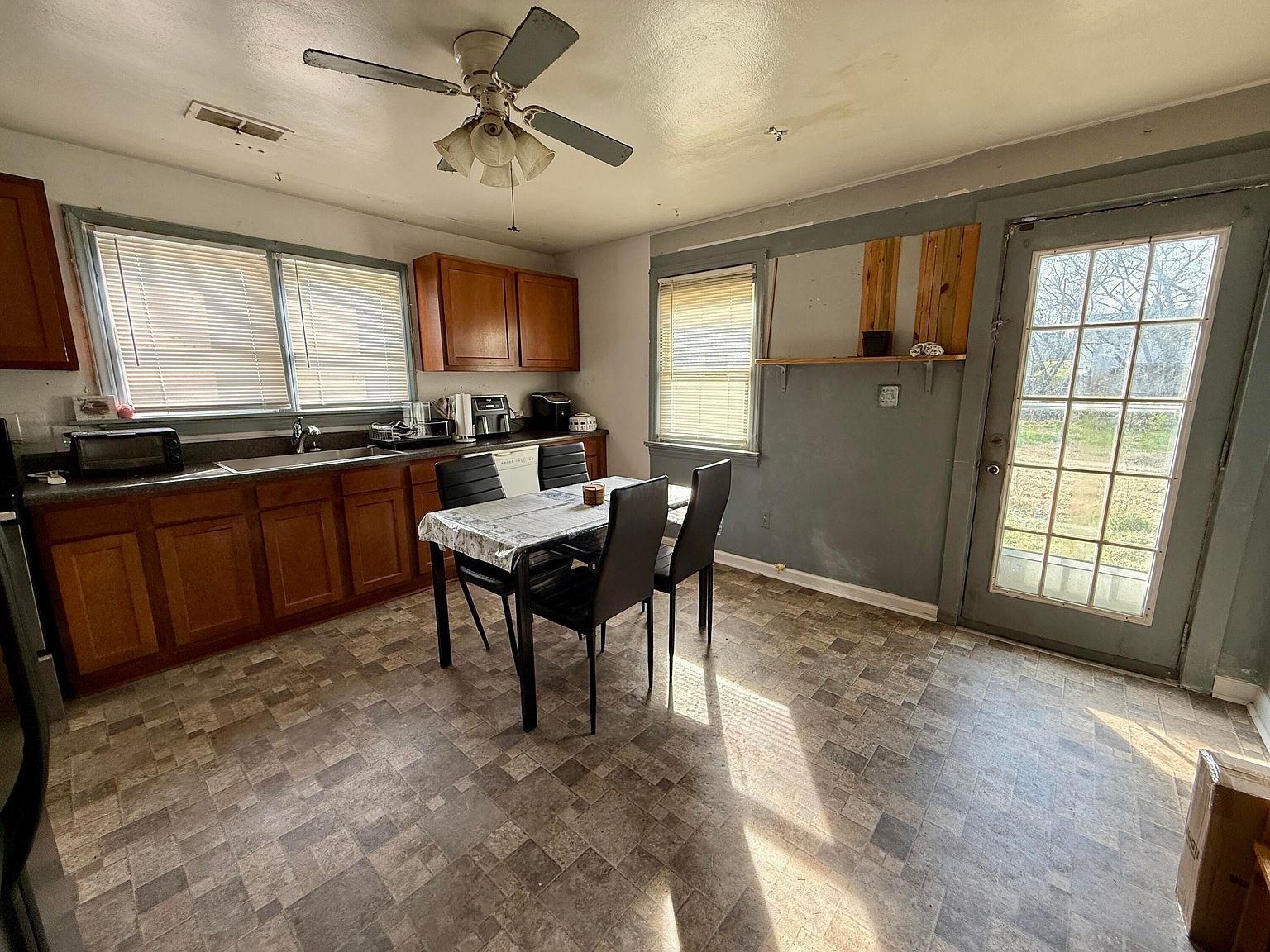 421 7th St Vinton, VA 24179 - Thumbnail 4