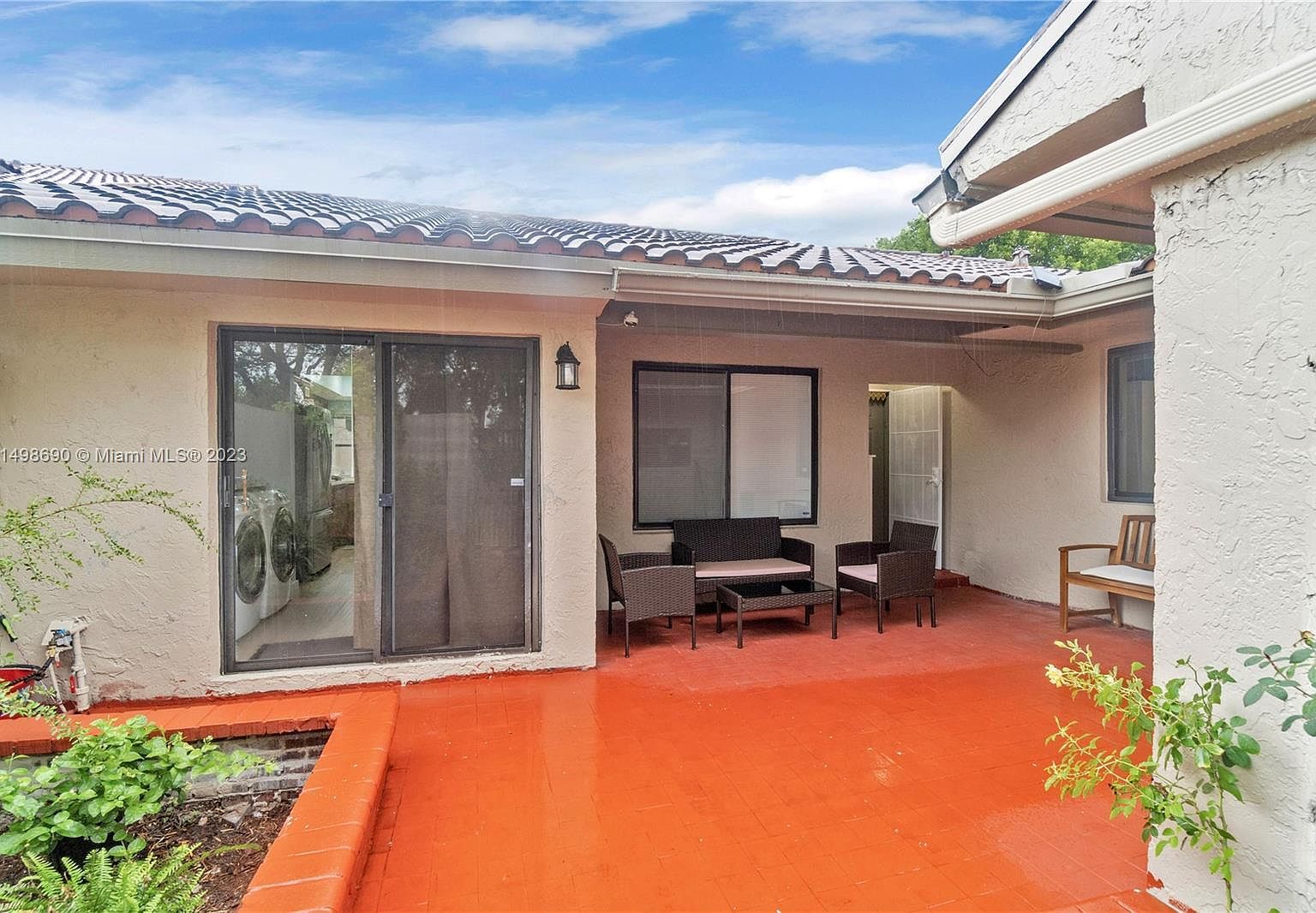 607 Village Lake Dr Weston, FL 33326 - Thumbnail 4