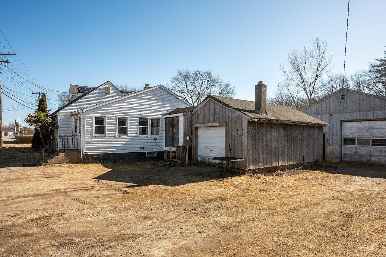 104 S Main St Seabrook, NH 03874 - Thumbnail 4