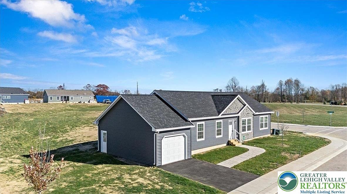 1410 Heytesbury Rd Lehigh Township, PA 18088 - Thumbnail 4