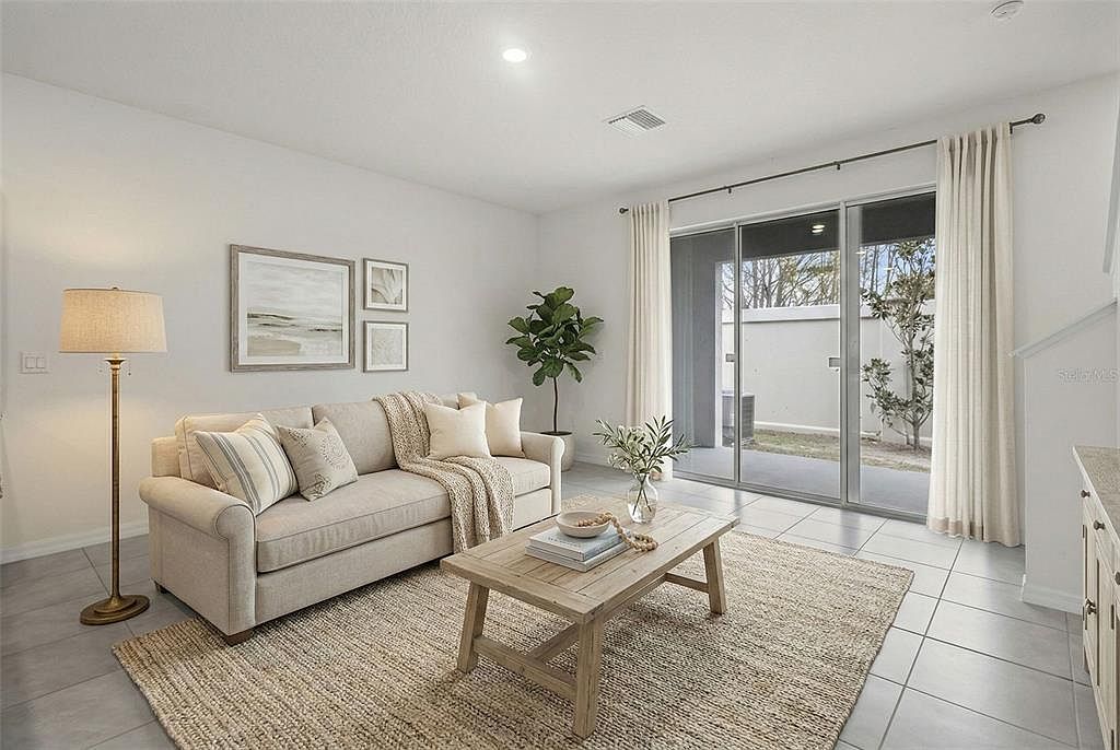 2926 Suncoast Plains Dr Odessa, FL 33556 - Thumbnail 4