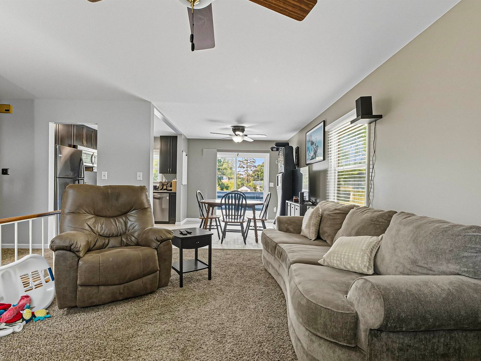 2124 Middlebury Rd Freeport, IL 61032 - Thumbnail 4