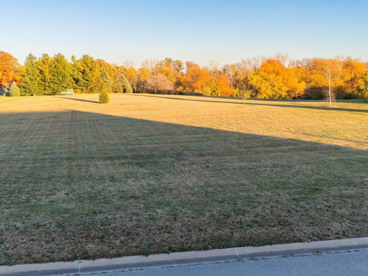 116 Lost Creek Ct Pekin, IL 61554 - Thumbnail 4