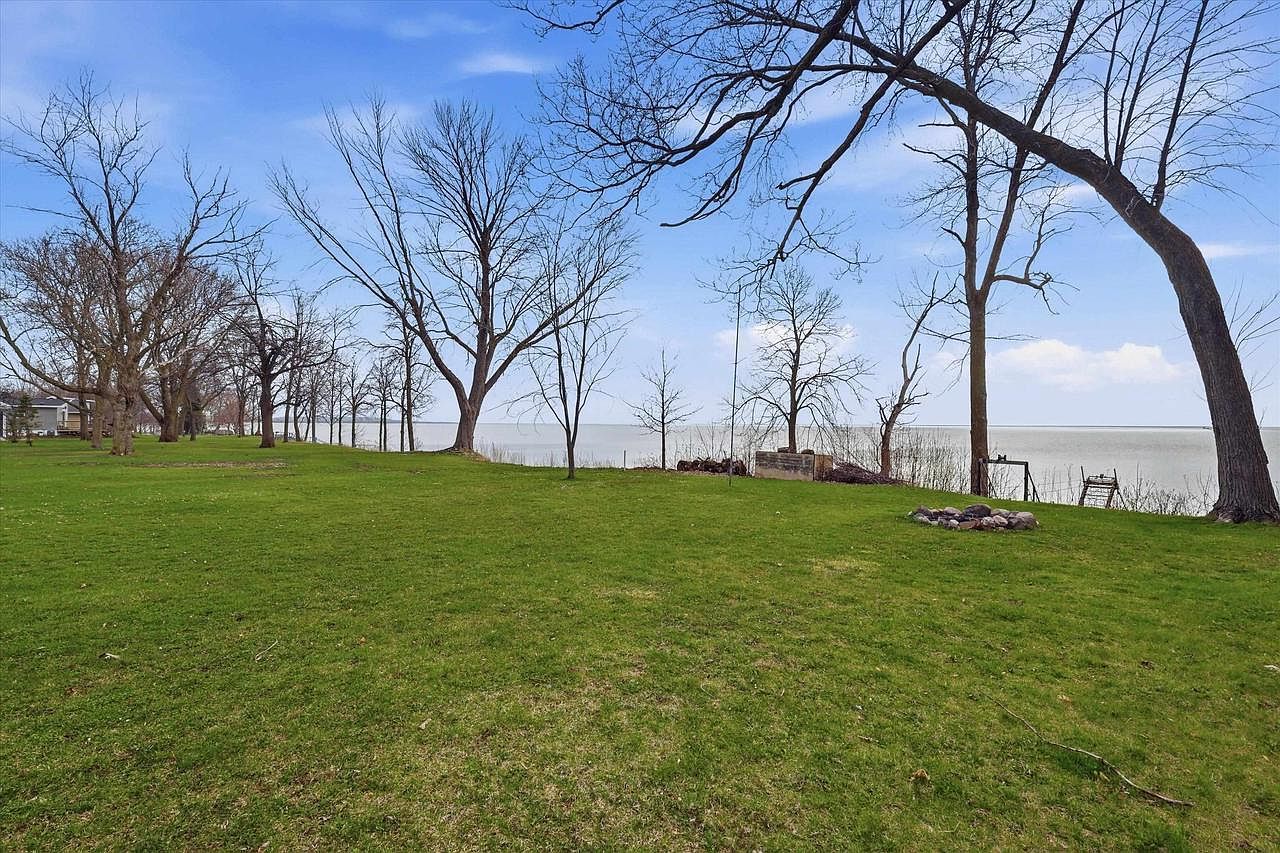 N2013 Elmwood Bch Chilton, WI 53014 - Thumbnail 4