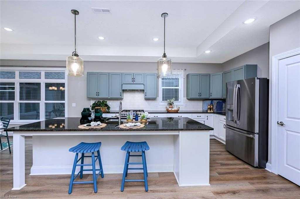 2080 Hawthorn Court, green, OH, 44720 - Thumbnail 4