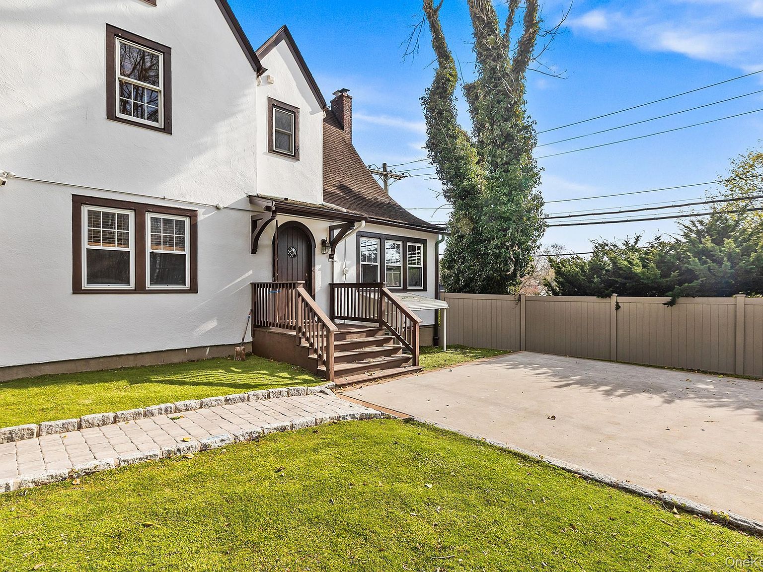 1 Spencer Ct Hartsdale, NY 10530 - Thumbnail 4