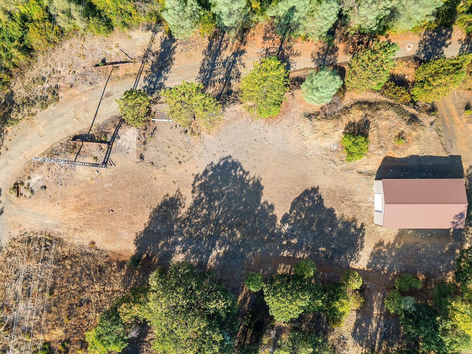 221 Davis Dr Weaverville, CA 96093 - Thumbnail 4