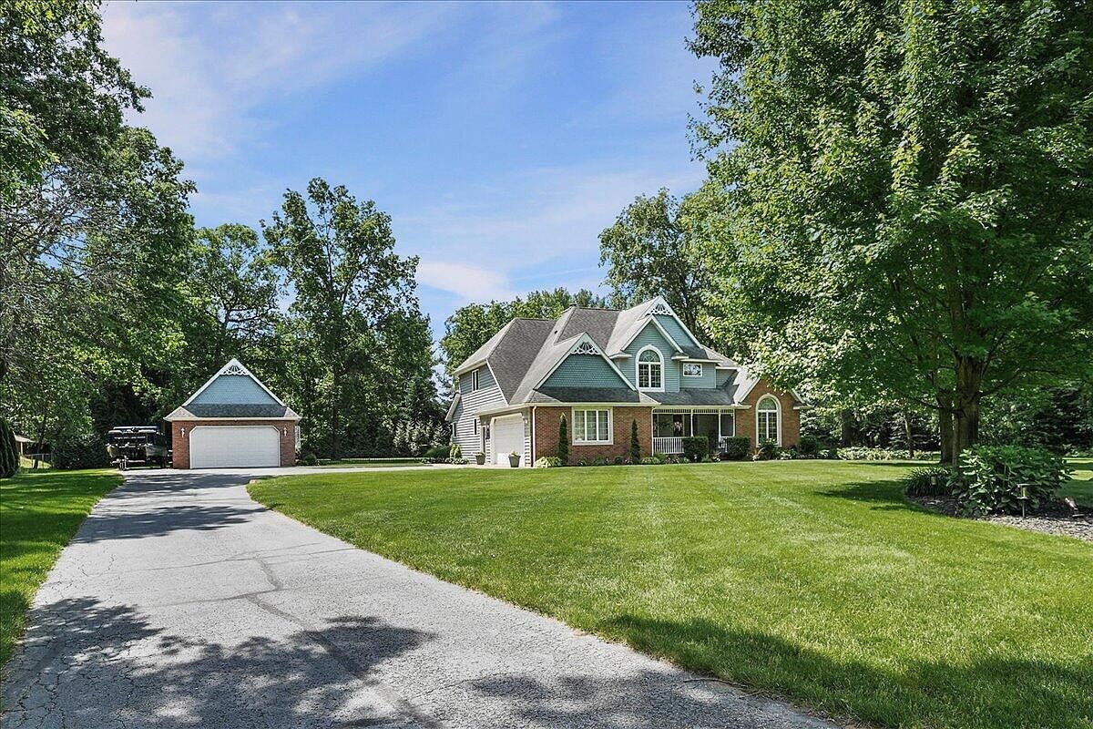 8835 S Lilac St Demotte, IN 46310 - Thumbnail 4