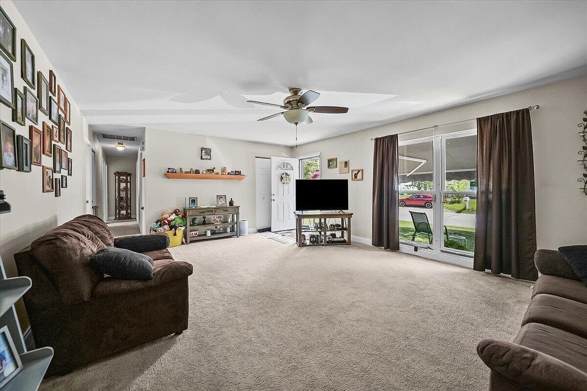 337 Southwood Dr Michigan City, IN 46360 - Thumbnail 4