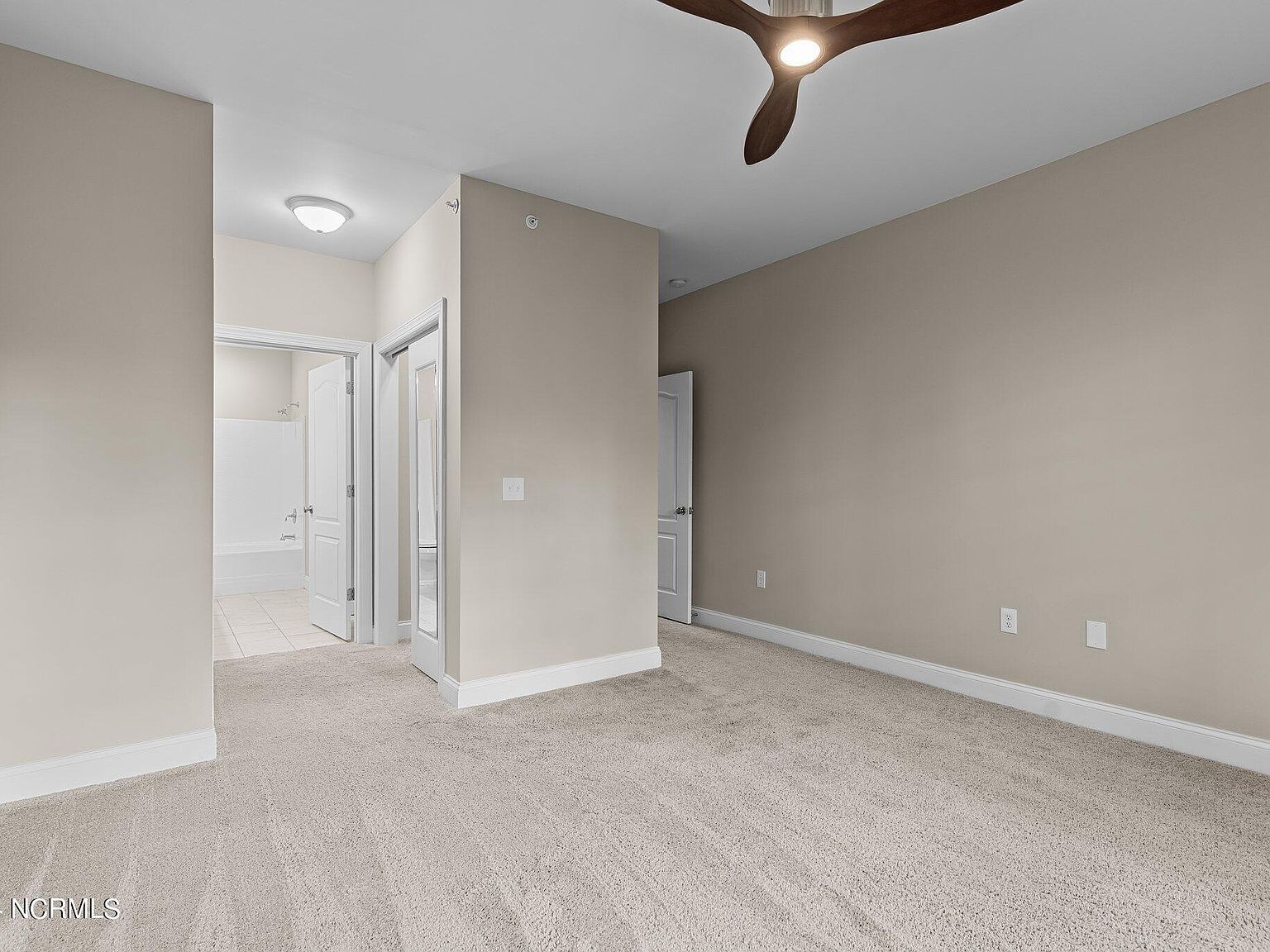 2810 Bedford Green Dr APT 304 Raleigh, NC 27604 - Thumbnail 4