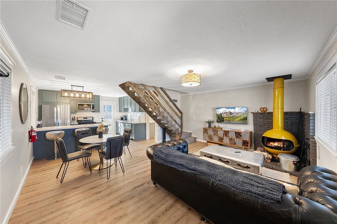 42539 Falcon Ave Big Bear Lake, CA 92315 - Thumbnail 4