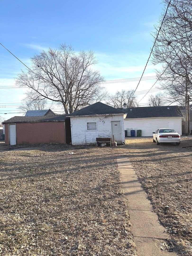 319 1st Ave Clinton, IA 52732 - Thumbnail 4