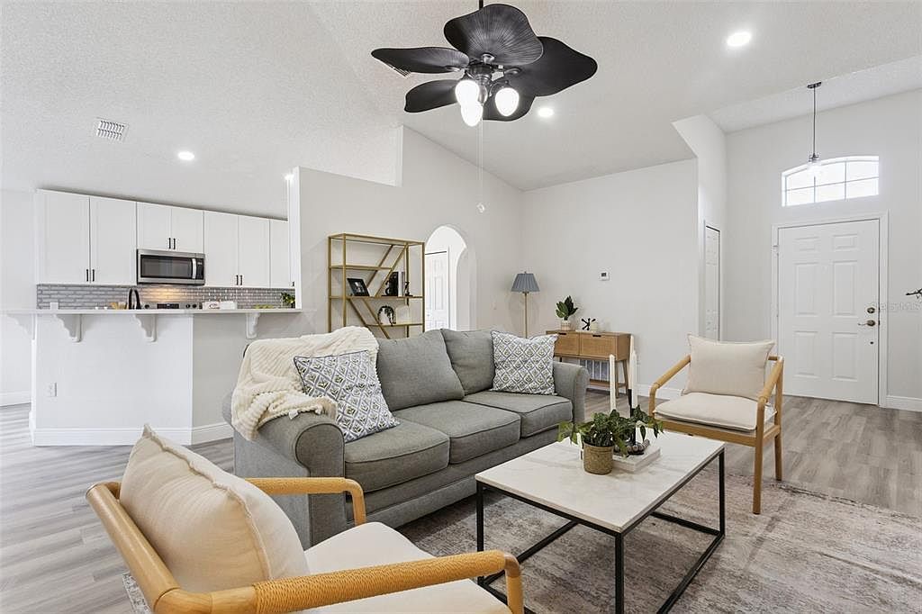 453 Dominish Estates Dr Apopka, FL 32712 - Thumbnail 4